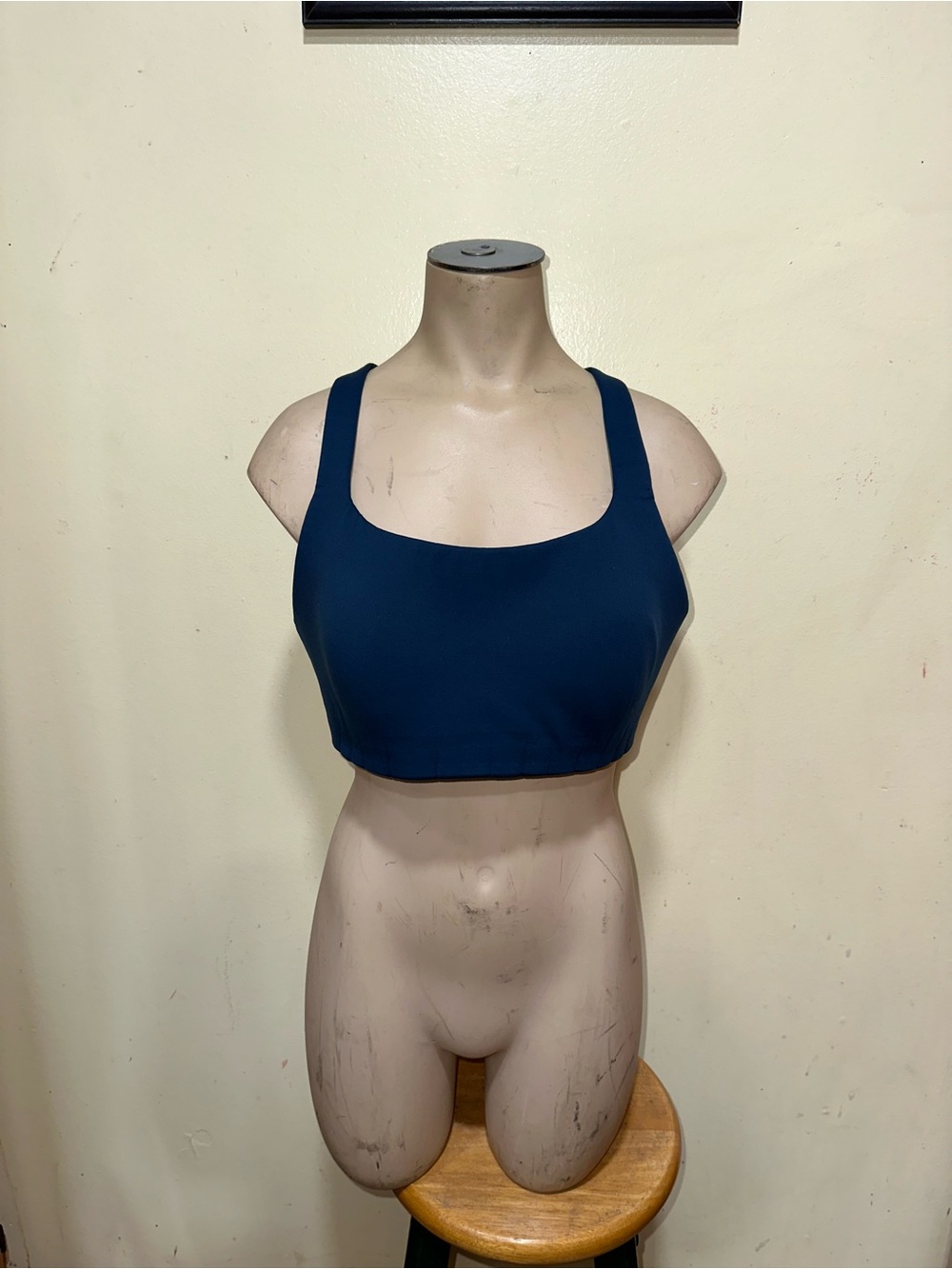 Woman’s Lululemon athletic sports bra